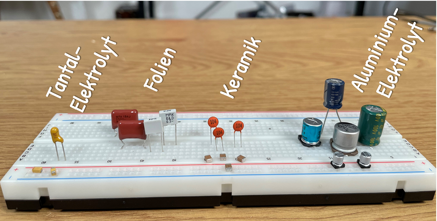 https://www.elektrotechnik-einfach.de/wp-content/uploads/2023/04/Kondensatoren-Bauformen_neu_2.png